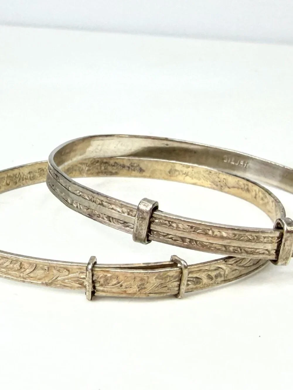 Vintage British Silver Adjustable Engraved Bangle Bracelets Pair 12.7g JR1943